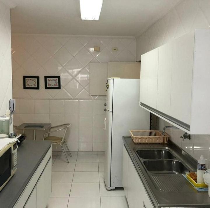 Apartamento na Praia de Pitangueiras-Guarujá à 50mt da praia e comércio perto Extérieur photo