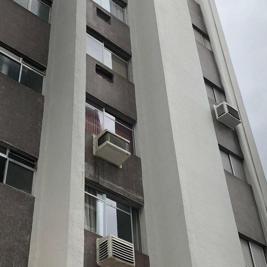 Apartamento na Praia de Pitangueiras-Guarujá à 50mt da praia e comércio perto Extérieur photo
