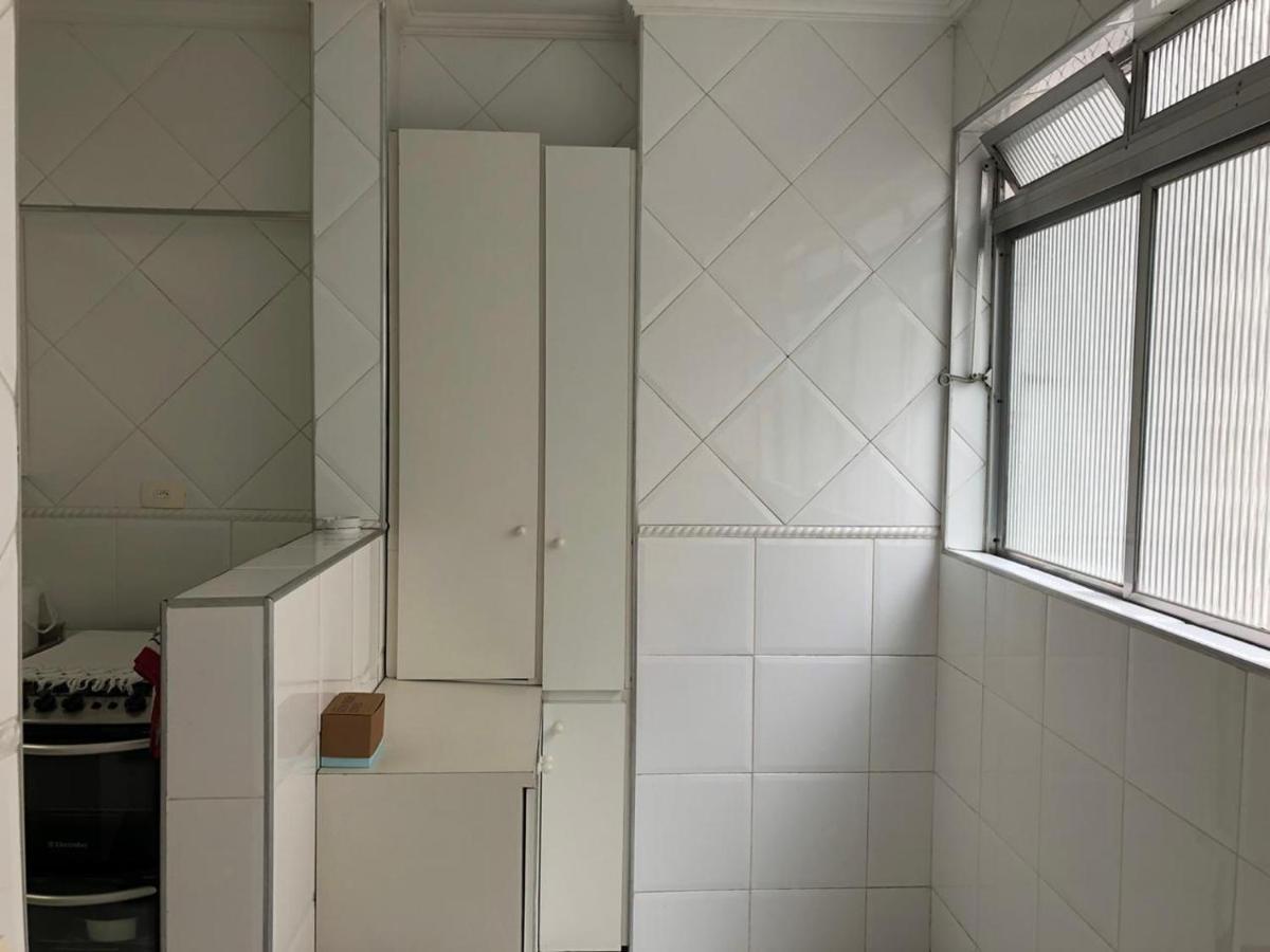 Apartamento na Praia de Pitangueiras-Guarujá à 50mt da praia e comércio perto Extérieur photo